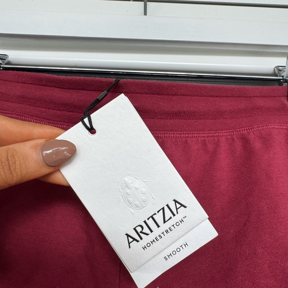 NWT Aritzia HomeStretch™ Smooth Mid-Rise Pant - Picture 9 of 9